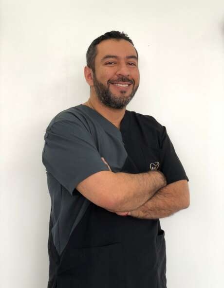 Dr. Alex Bayona