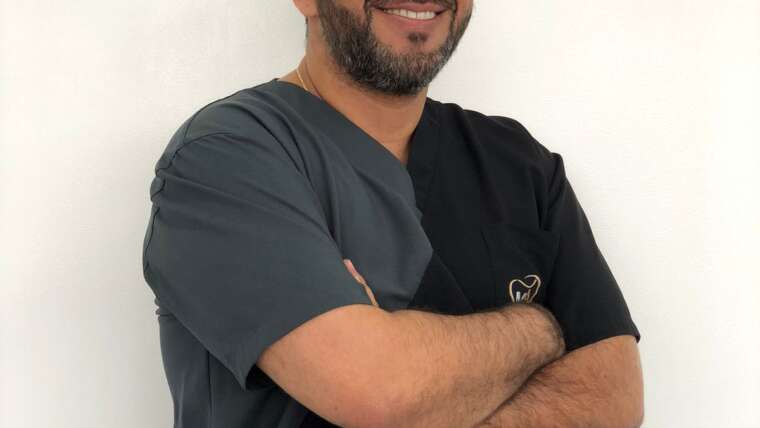 Dr. Alex Bayona